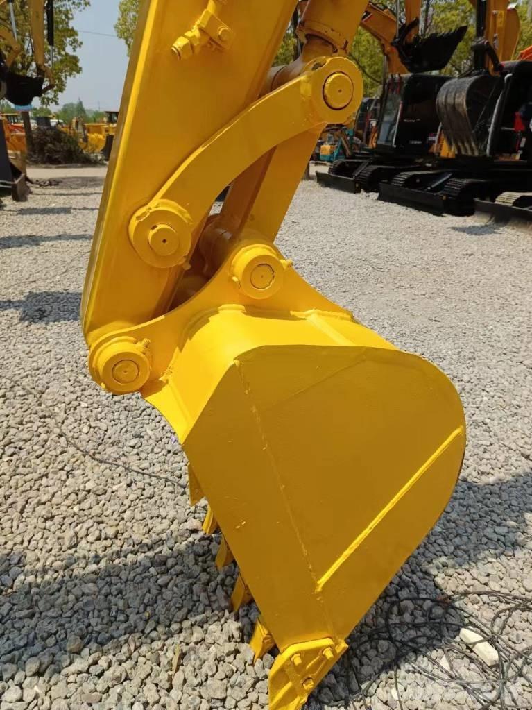 Komatsu PC 70 중형굴삭기 7톤-28톤