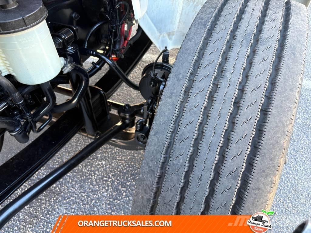 International MV607 탑차 트럭