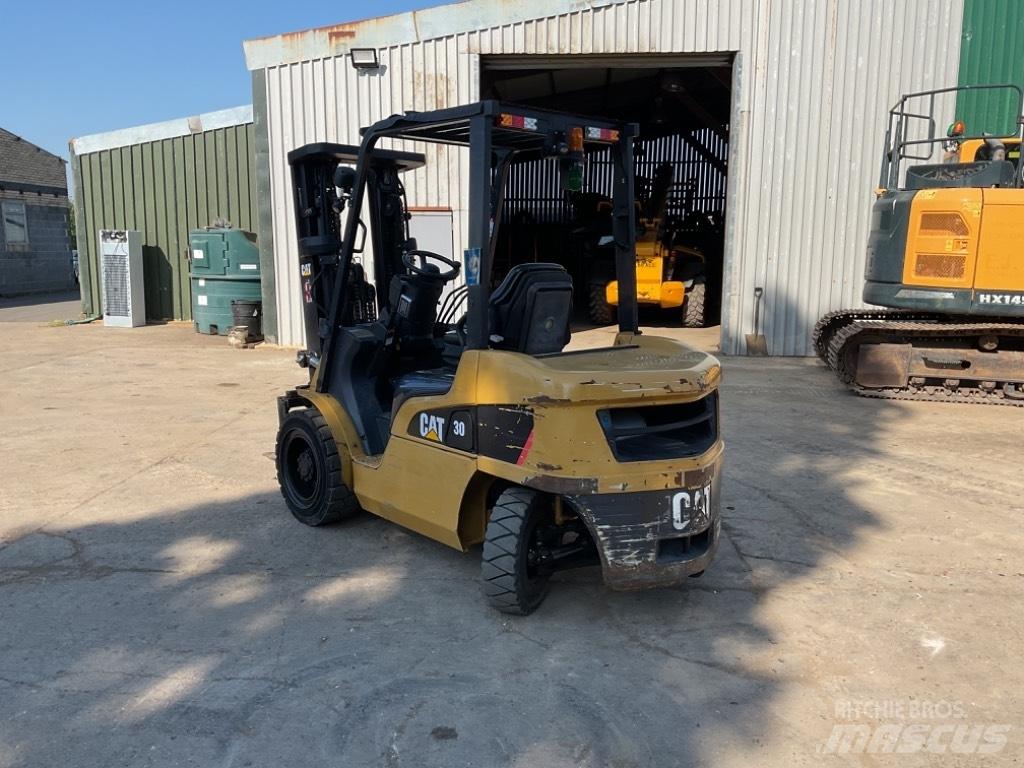 CAT DP30NT 디젤 지게차