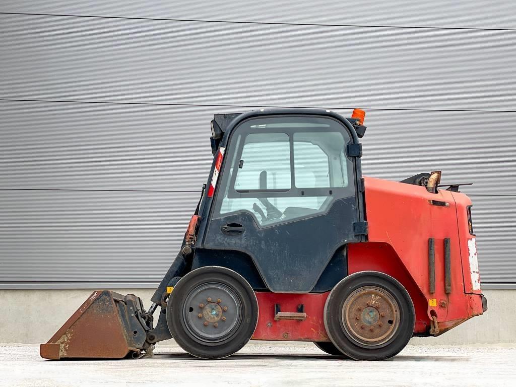 JCB R260  스키드로더