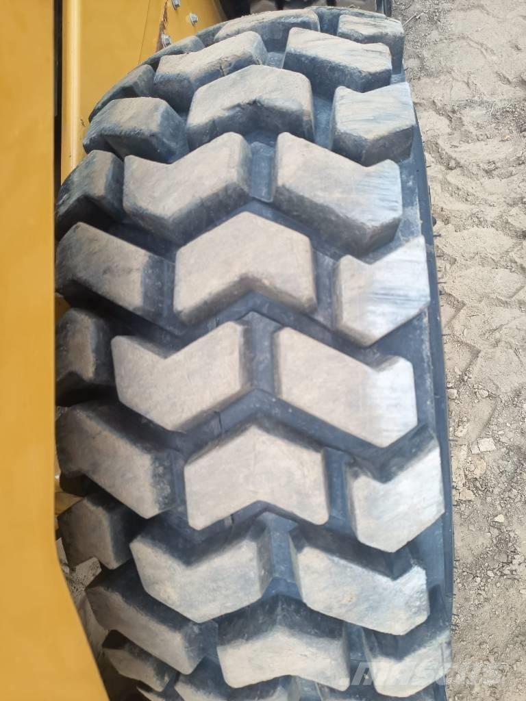 CAT 262 D XPS  스키드로더