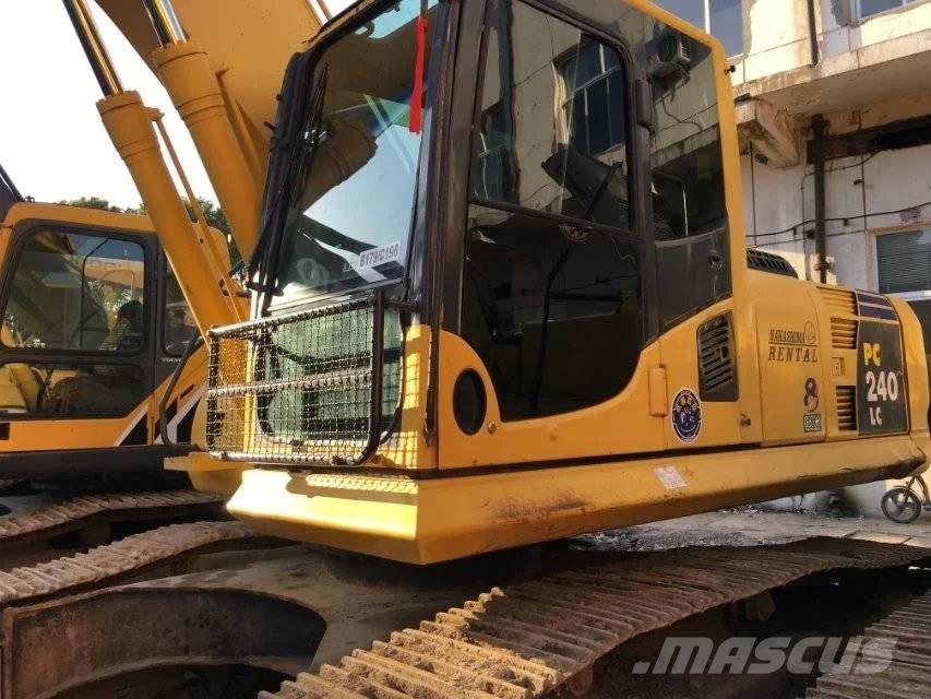 Komatsu PC 240-7 대형 굴삭기 29톤 이상