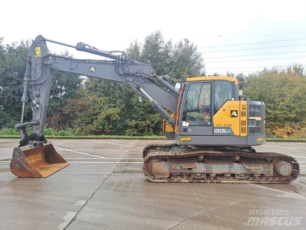 Volvo ECR235EL 대형 굴삭기 29톤 이상