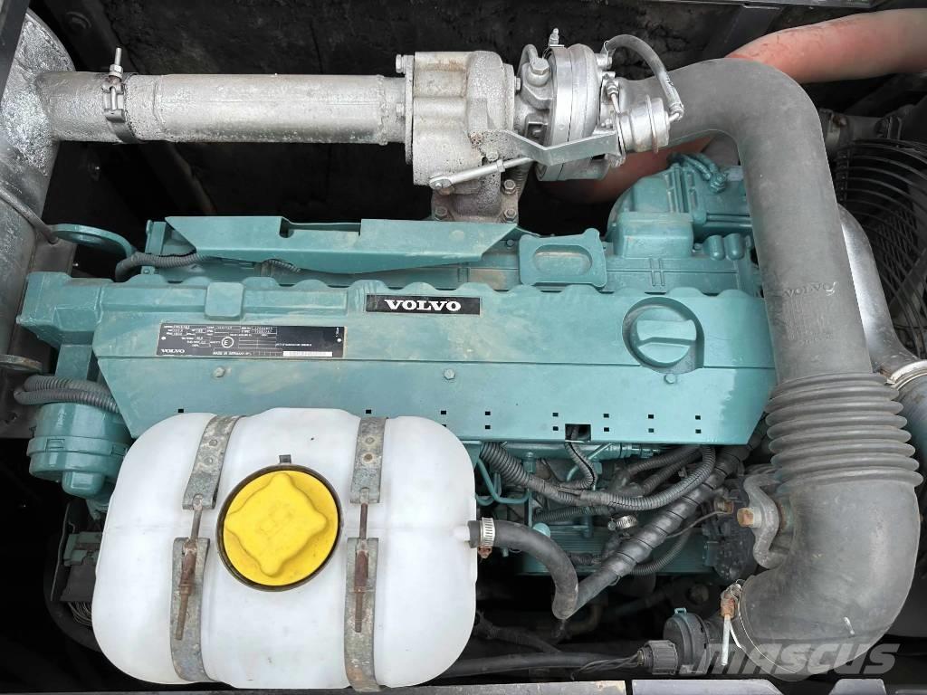 Volvo EC210D 대형 굴삭기 29톤 이상