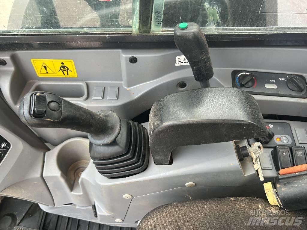 Kubota KX 080-4 중형굴삭기 7톤-28톤