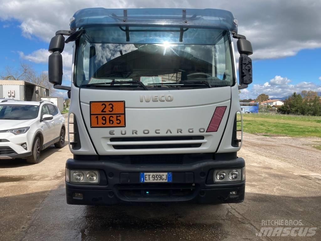 Iveco 135E25 탱커 트럭