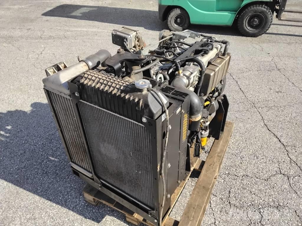 JCB 444TA4i-81 엔진