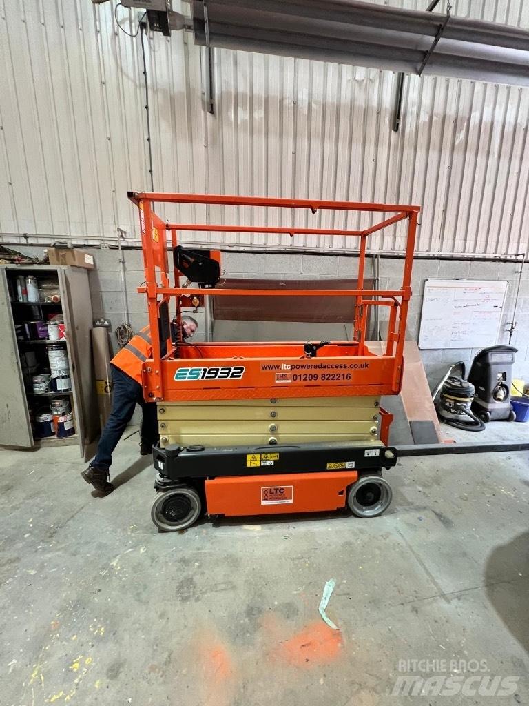 JLG ES 1932 가위형 리프트