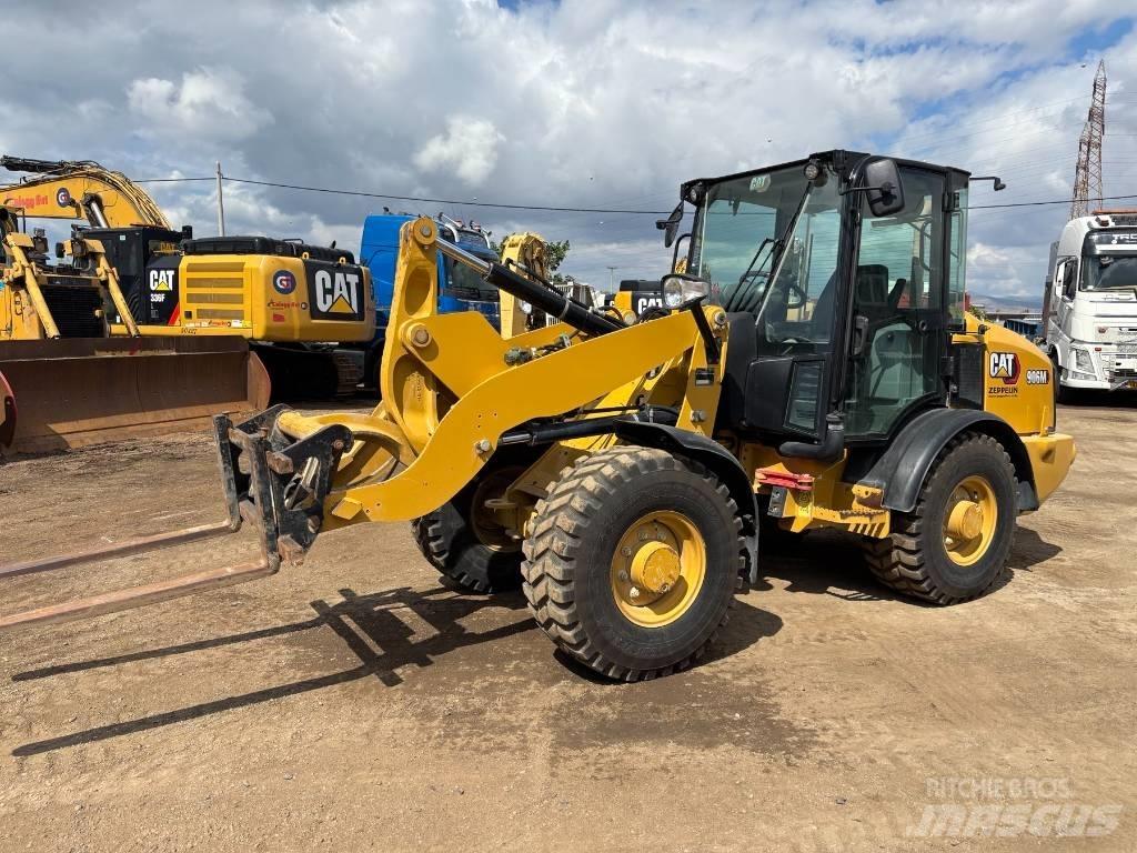 CAT 906 M  휠로우더