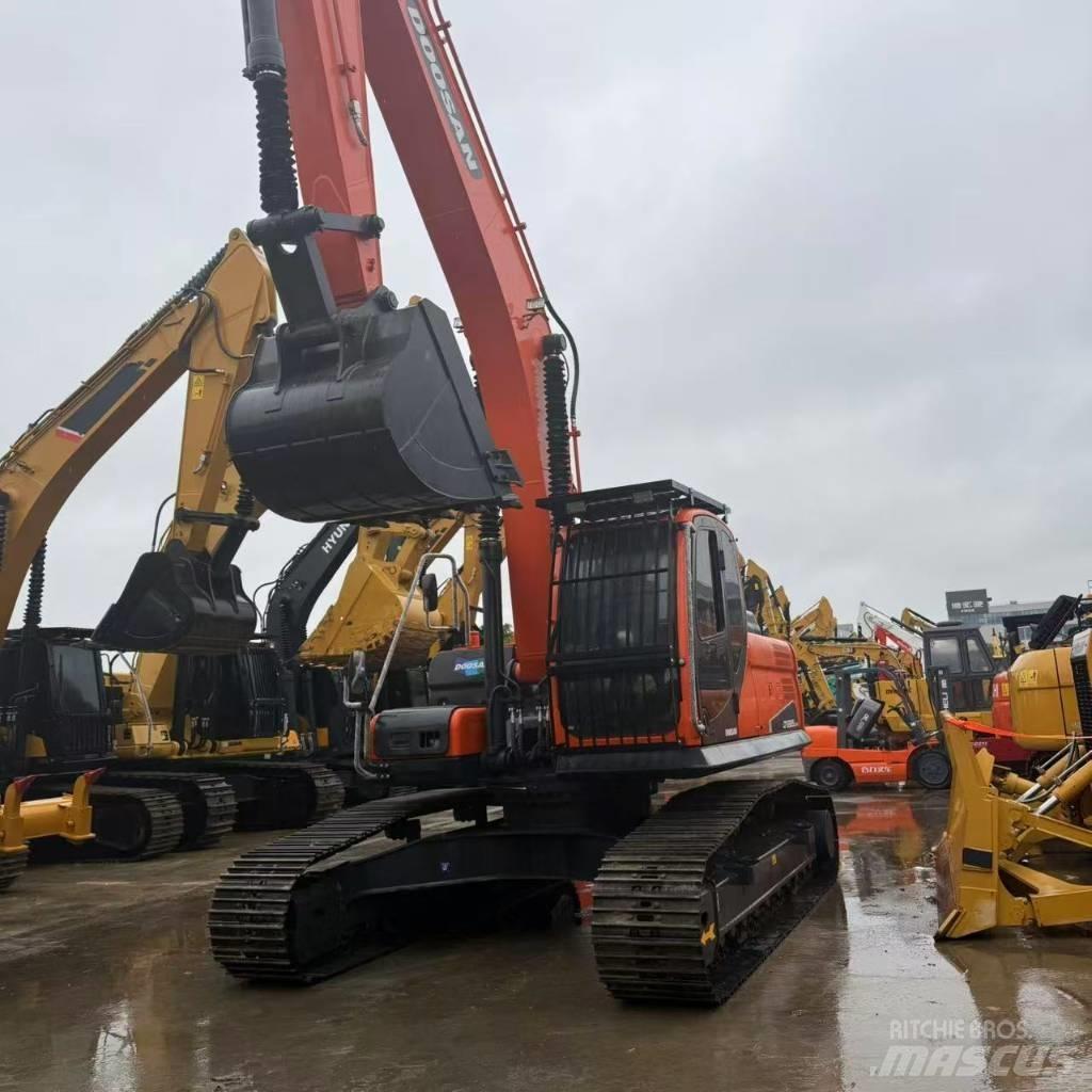 Doosan DX225LC-9C 중형굴삭기 7톤-28톤