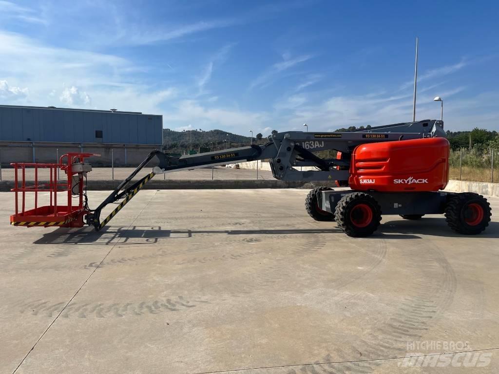 SkyJack SJ 63 AJ 관절형 전동이동 리프트