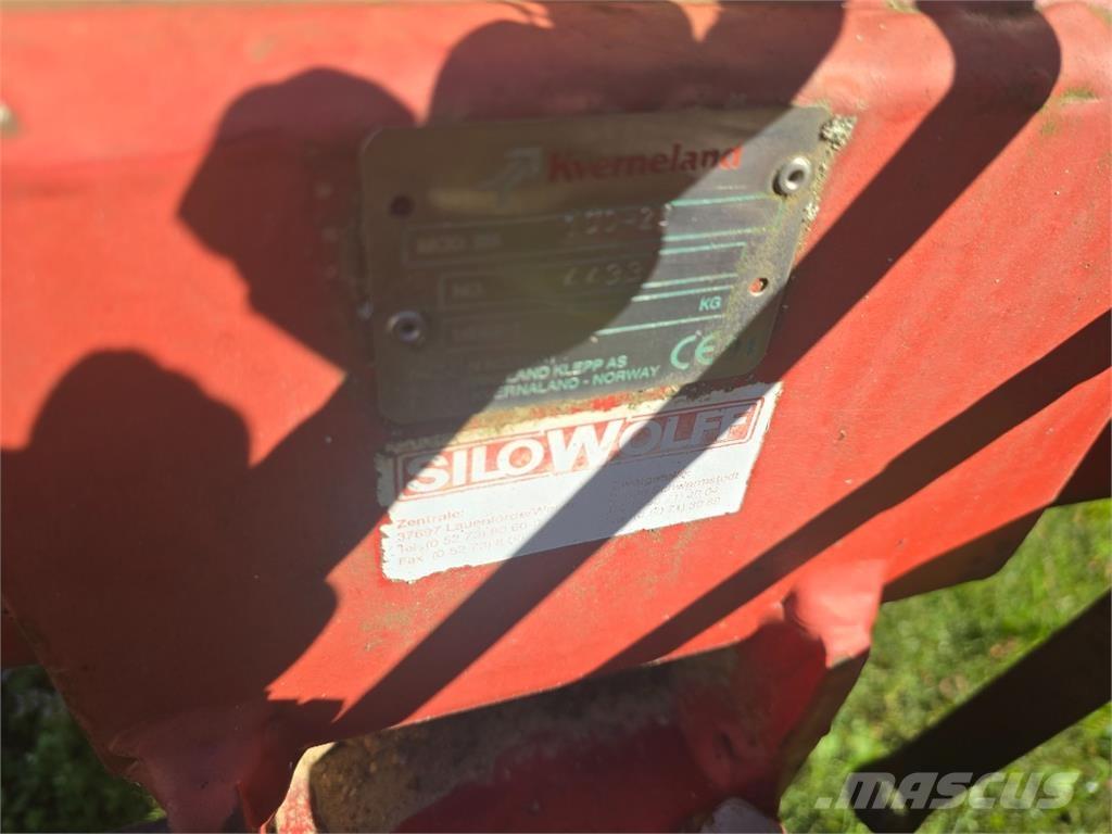 Kverneland BB 100 쟁기