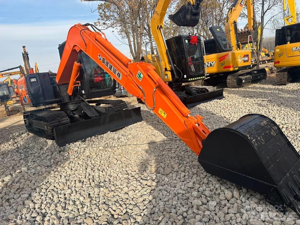 Hitachi ZX 70 소형 굴삭기 7톤 미만