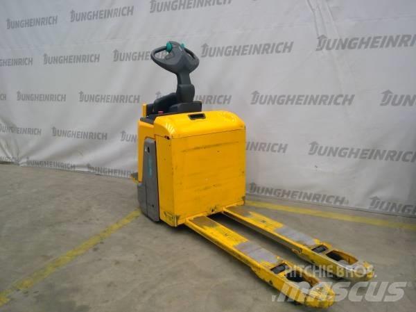 Jungheinrich ERE 225 로우 리프터(승강대 포함)