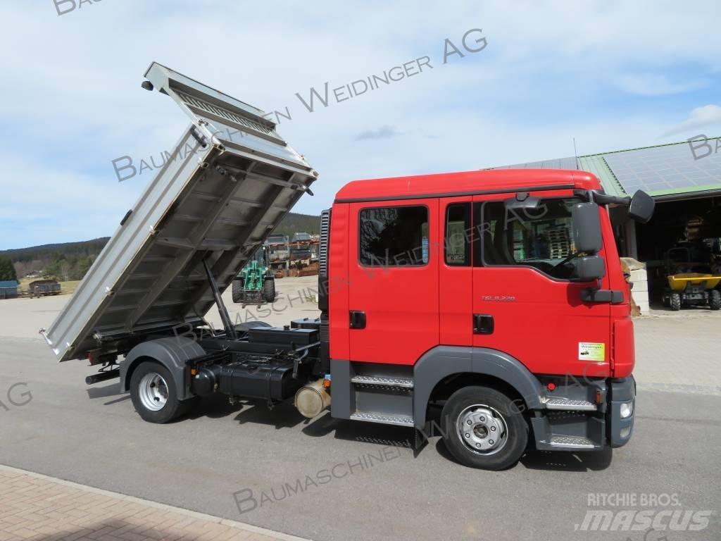 MAN TGL 8.220 패널 화물차