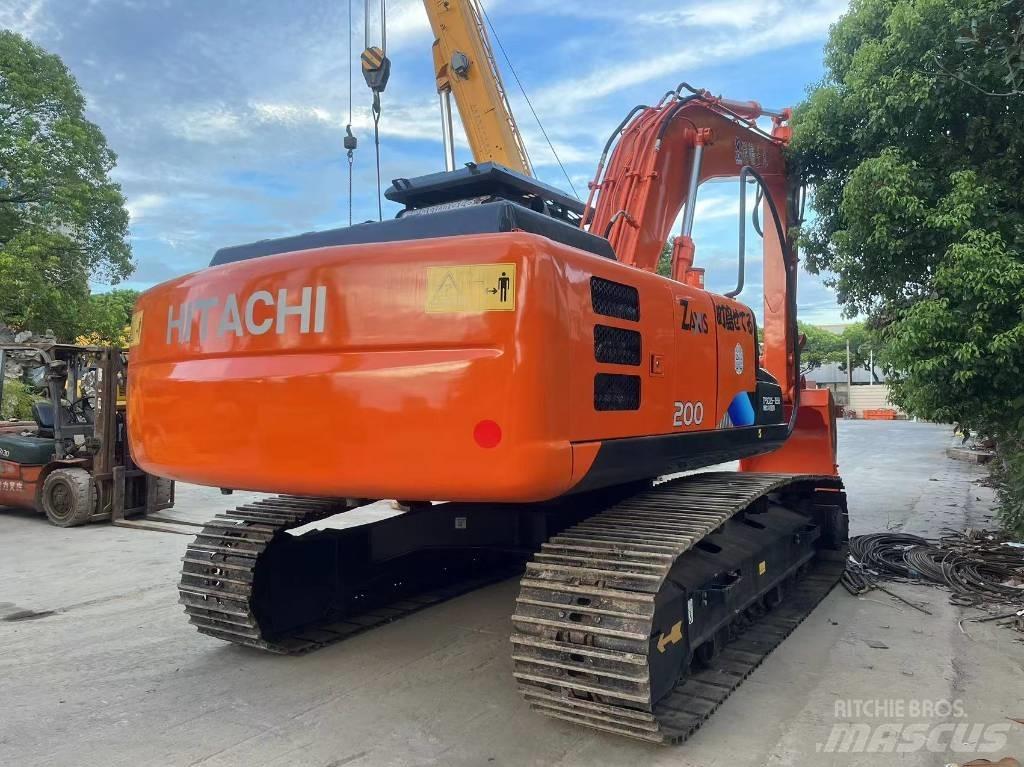 Hitachi ZX 200 대형 굴삭기 29톤 이상