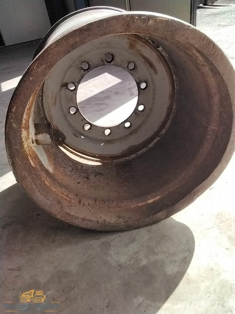 Valmet 890 24x26,5 타이어, 휠 및 림
