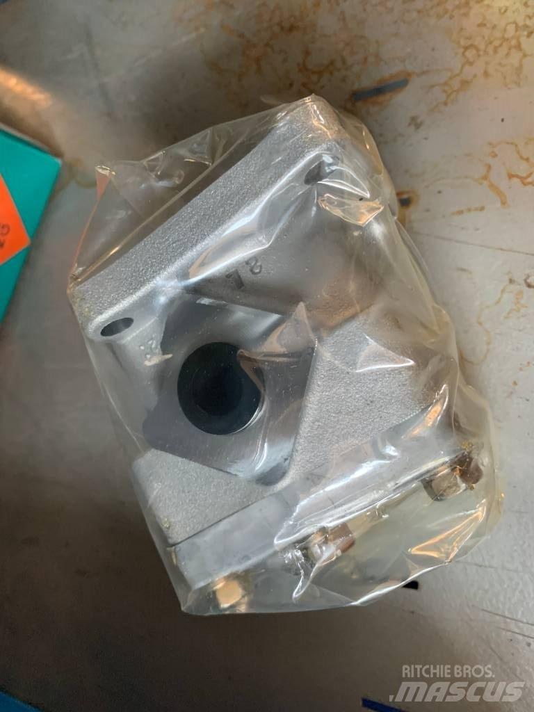 Kramer Pumpe Z600  휠로우더