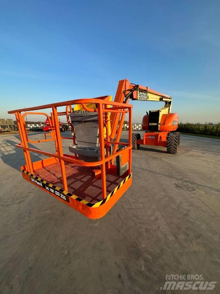 JLG 800 AJ 관절형 전동이동 리프트