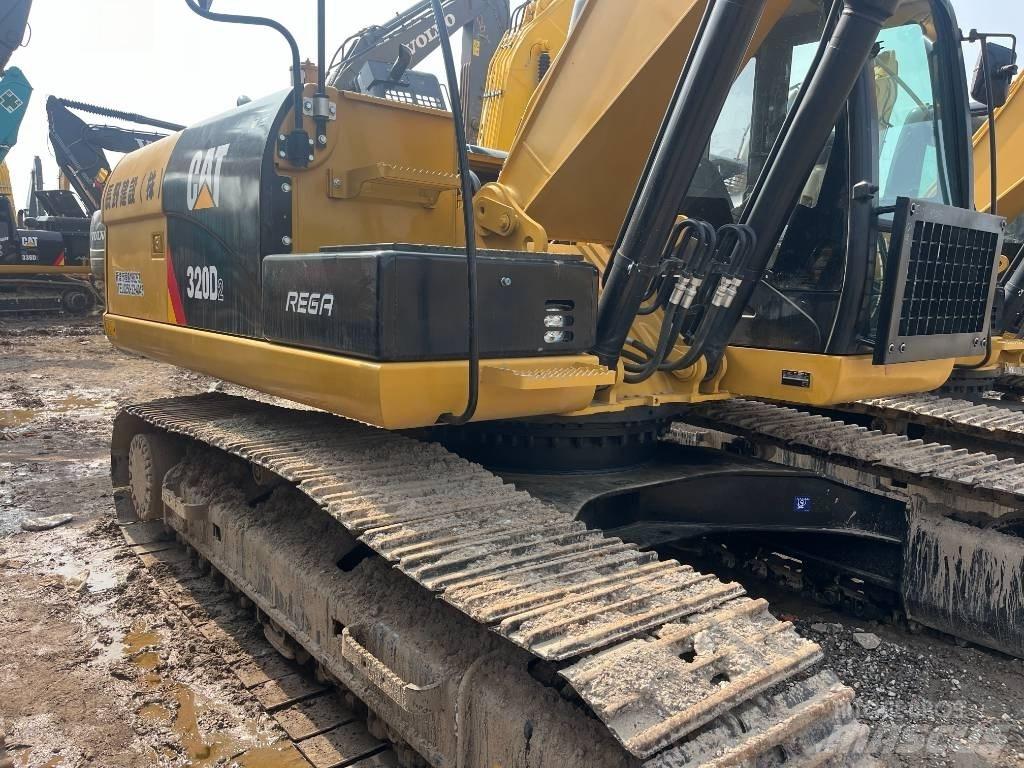 CAT 320 D 대형 굴삭기 29톤 이상