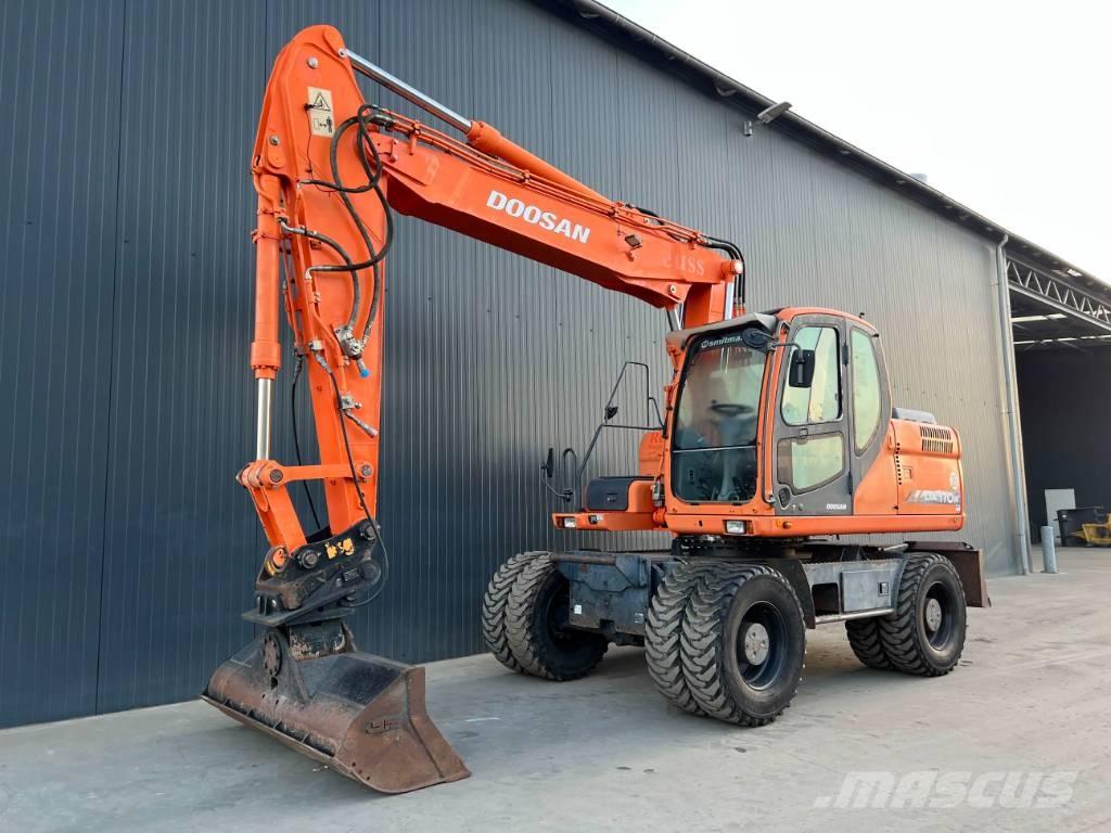 Doosan DX170W  휠 굴삭기