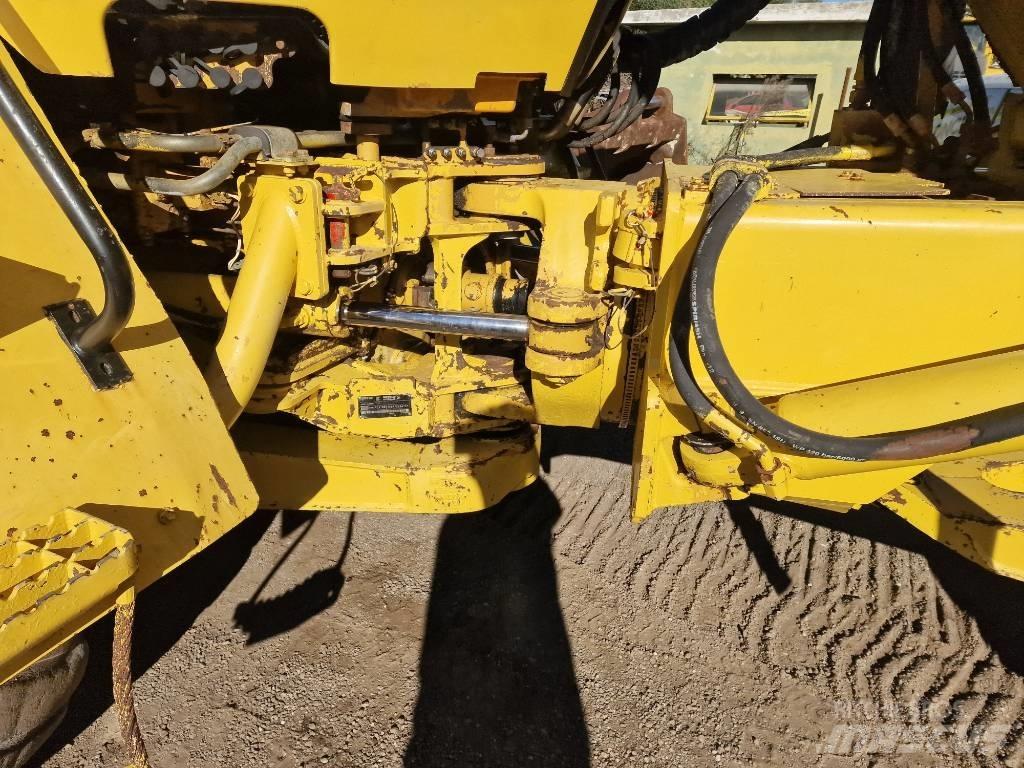 CAT 725 연결식 홀러