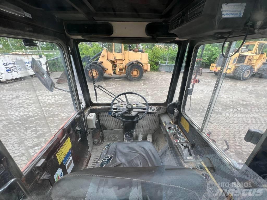 Bollnäs BT25T 터미널 트랙터