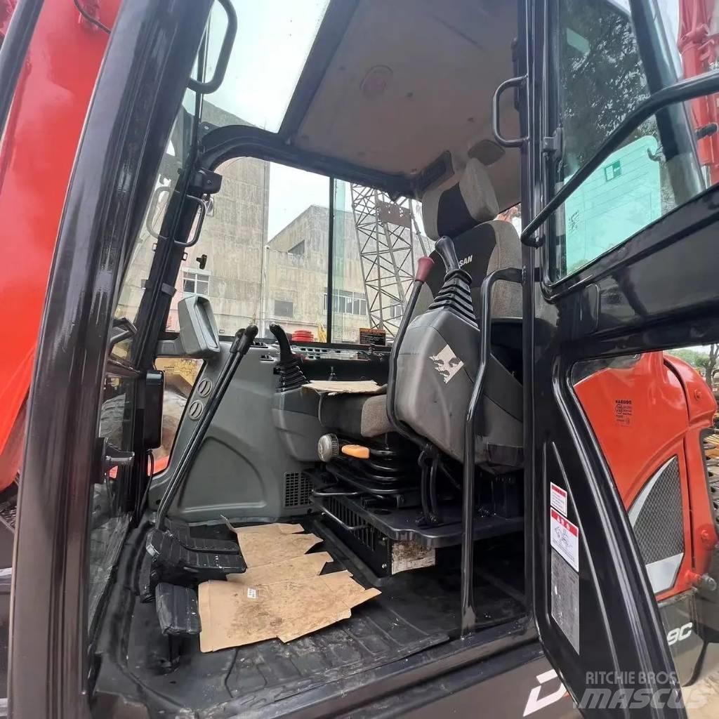 Doosan DX 60-9C 소형 굴삭기 7톤 미만