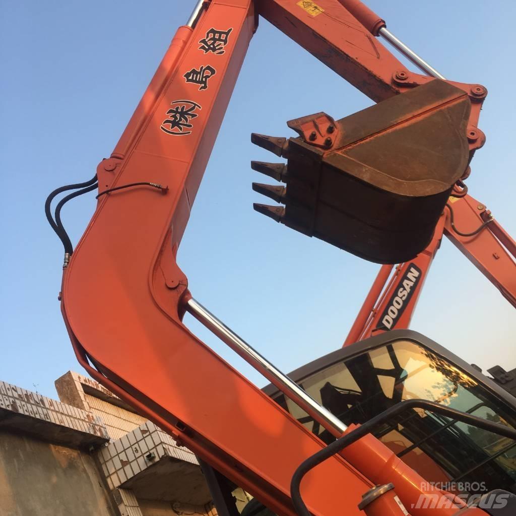 Hitachi ZX 70 중형굴삭기 7톤-28톤