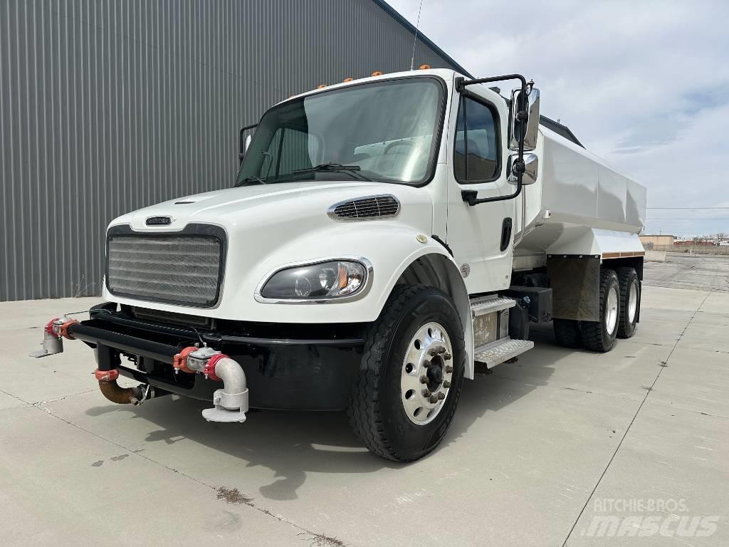 Freightliner M2 급수차