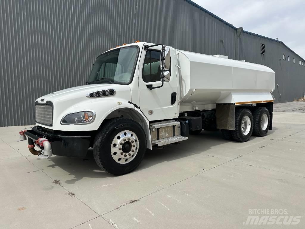 Freightliner M2 급수차