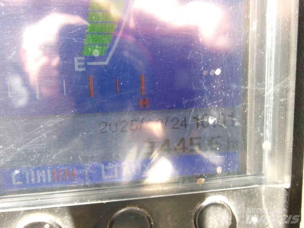 Takeuchi TB 240 소형 굴삭기 7톤 미만