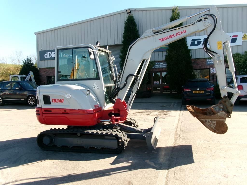 Takeuchi TB 240 소형 굴삭기 7톤 미만