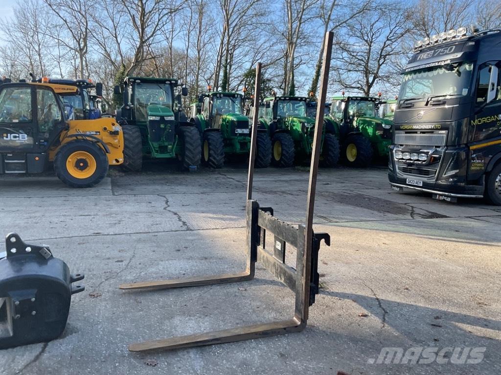 Merlo Fixed forks 지게차