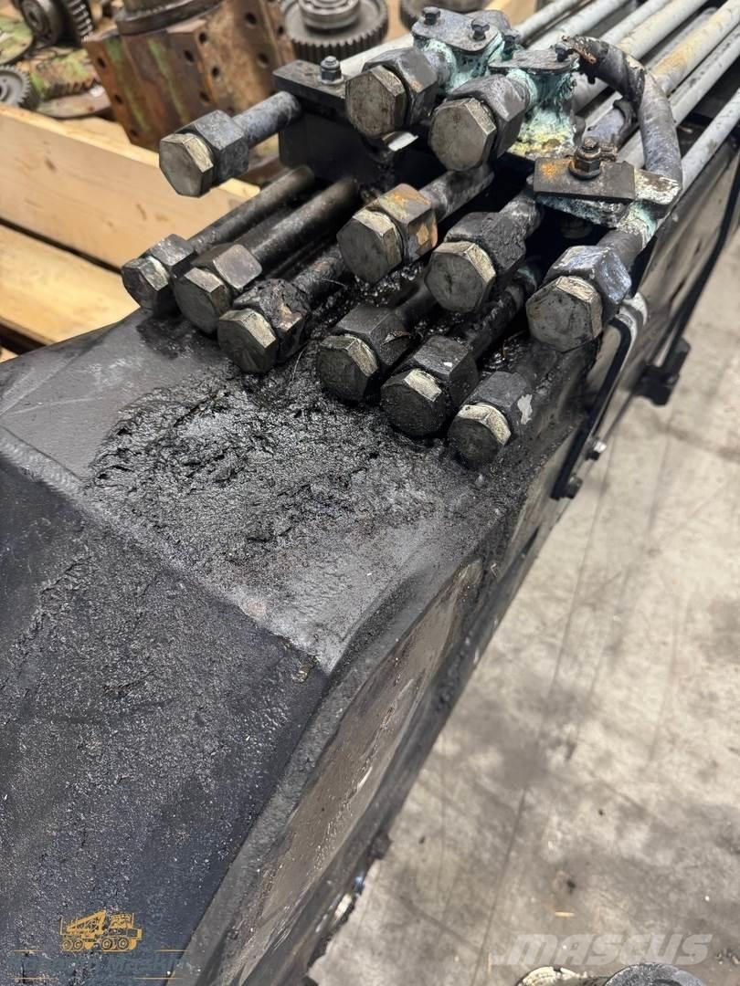 Komatsu 130F 포워더 크레인