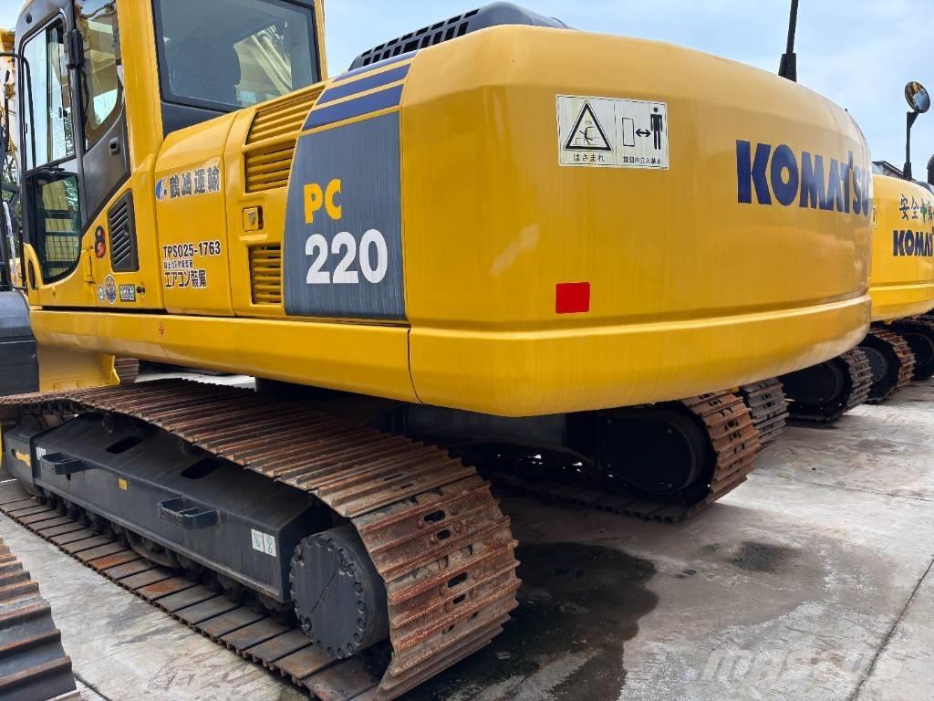 Komatsu PC 220-7 대형 굴삭기 29톤 이상