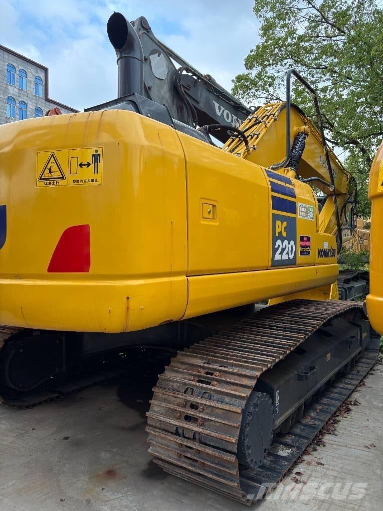 Komatsu PC 220-7 대형 굴삭기 29톤 이상