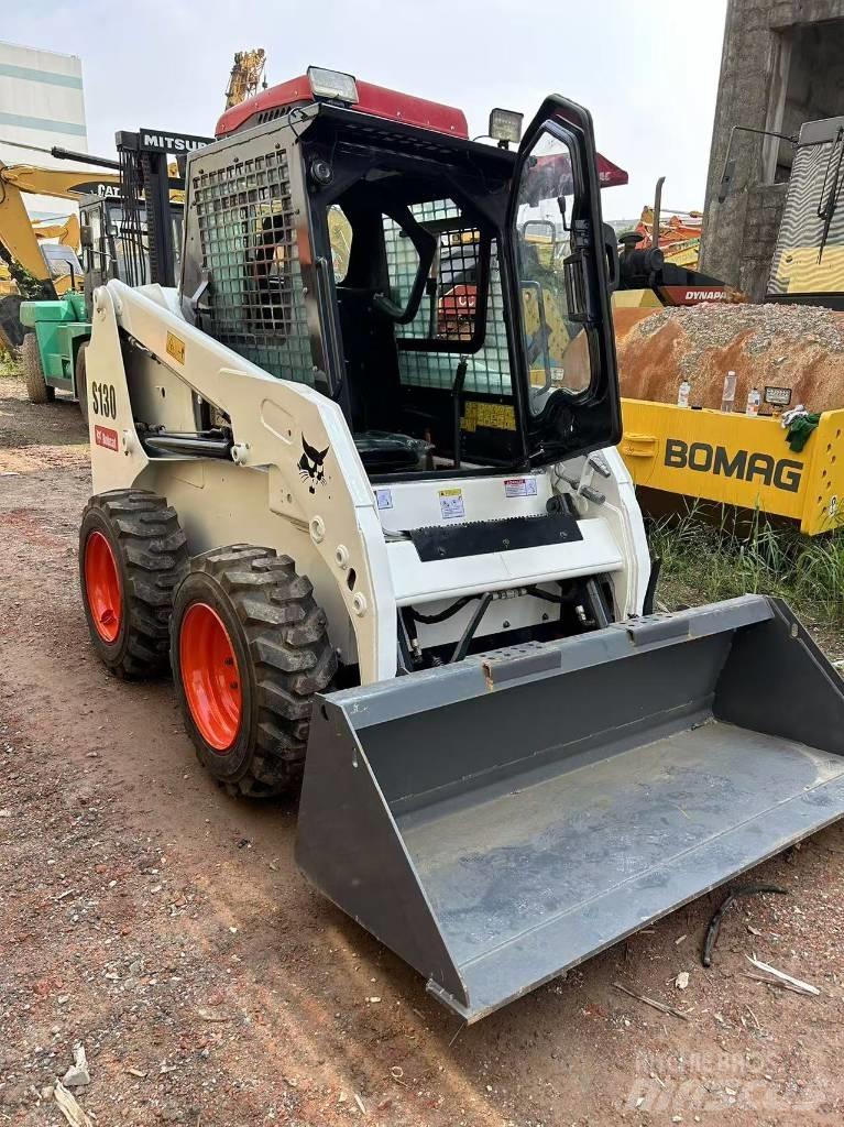 Bobcat S 130  스키드로더