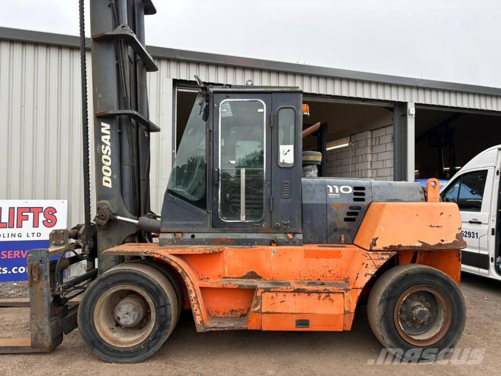 Doosan D 110 S-5 디젤 지게차