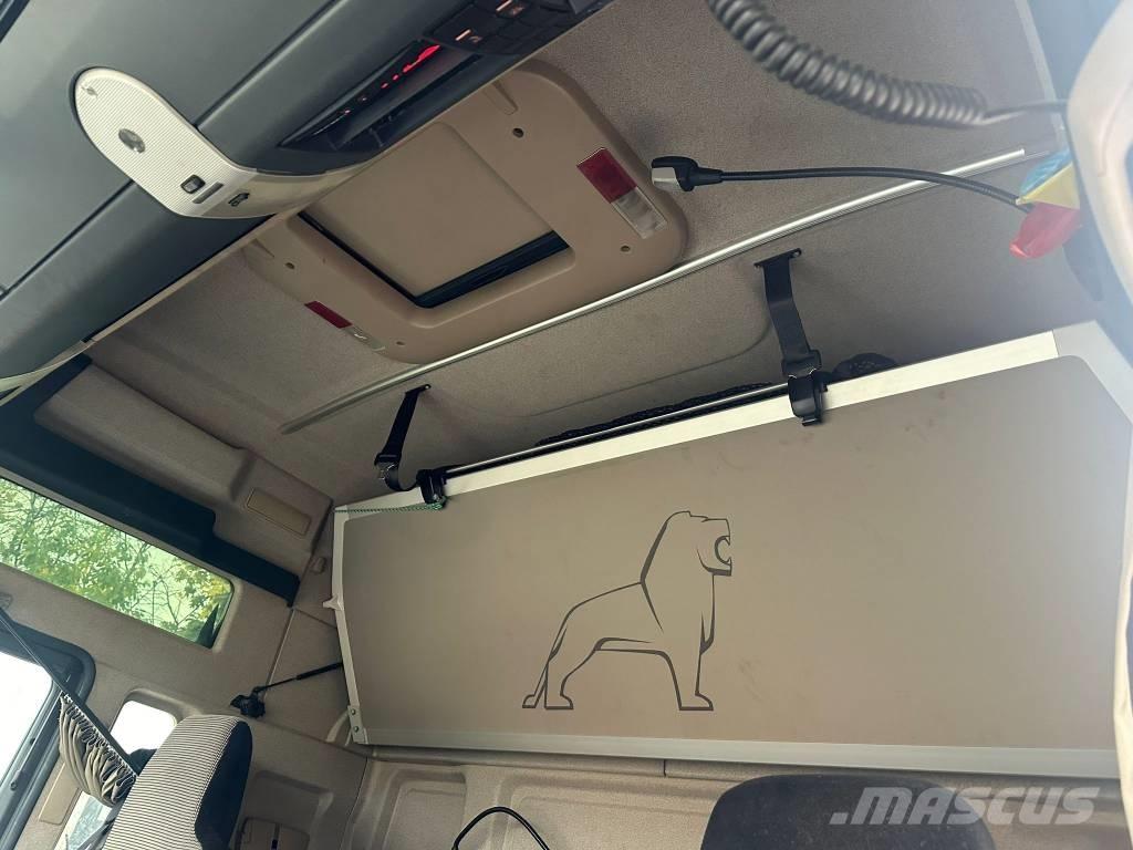 MAN TGX 33.500 산림 기계 운반 트럭