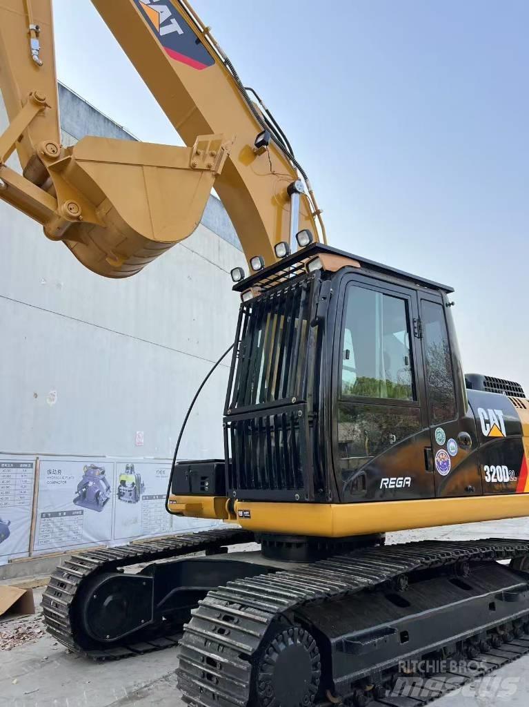  CATERPILLR 320d2 중형굴삭기 7톤-28톤