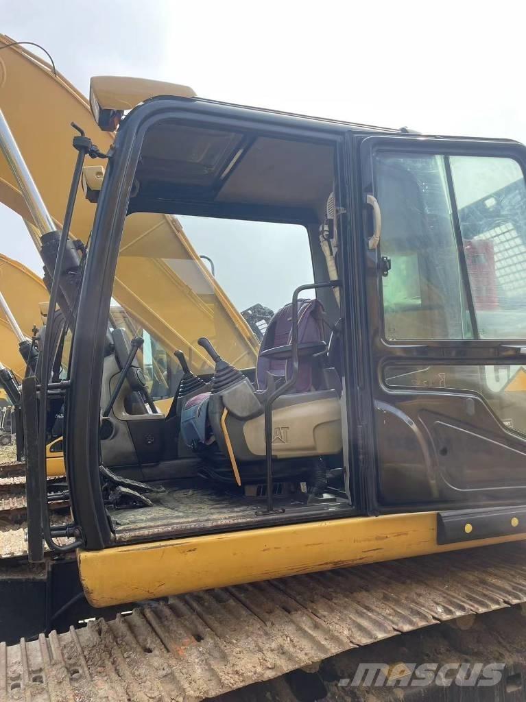 CAT 320d 대형 굴삭기 29톤 이상