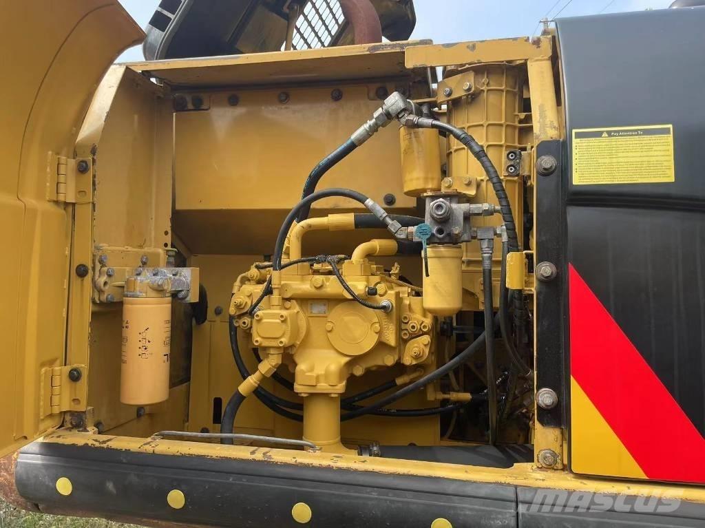 CAT 320d 대형 굴삭기 29톤 이상