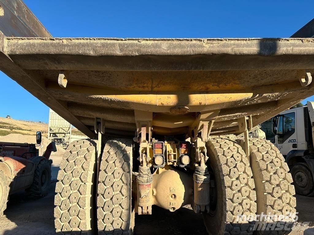 CAT 769 D 초대형 덤프 트럭