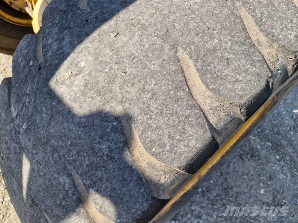 Volvo L 70 E  휠로우더