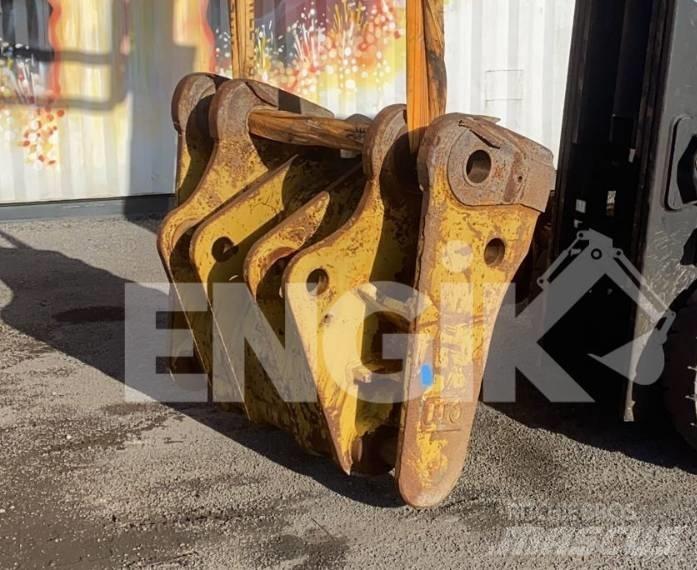 CAT Attache rapide  휠로우더