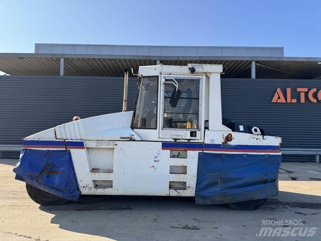 CAT PS-300B 공기 타이어 롤러