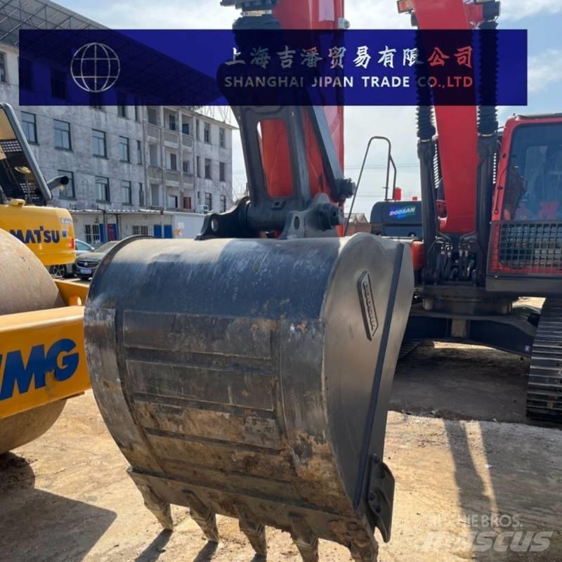 Doosan DX 225 대형 굴삭기 29톤 이상