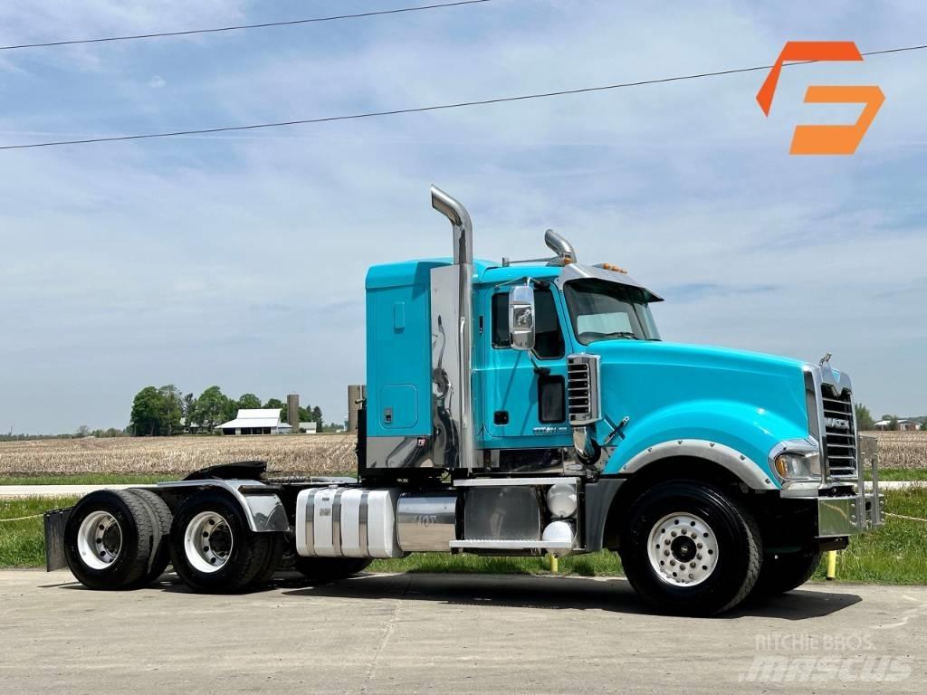 Mack Titan TD 713 기타 트럭