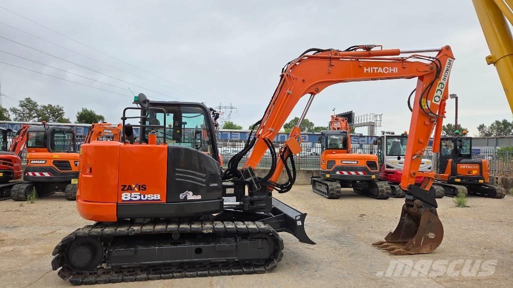 Hitachi ZX 85 US-6 중형굴삭기 7톤-28톤